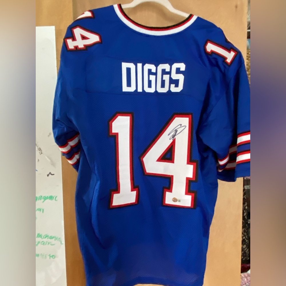 Buffalo Bills Jersey - DIGGS, signed